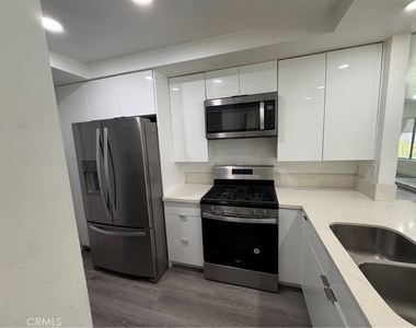 15050 Sherman Way - Photo Thumbnail 22