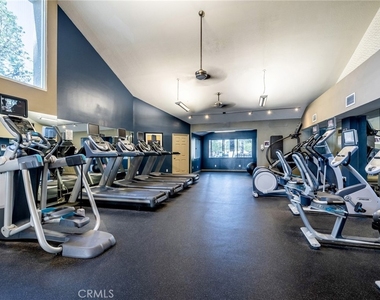 5565 Canoga Avenue - Photo Thumbnail 26