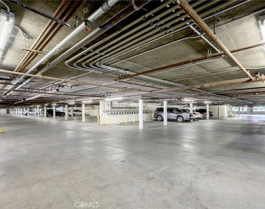 5565 Canoga Avenue - Photo Thumbnail 34