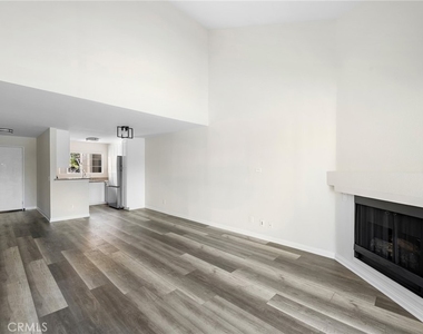 5565 Canoga Avenue - Photo Thumbnail 10