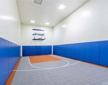 5565 Canoga Avenue - Photo Thumbnail 27