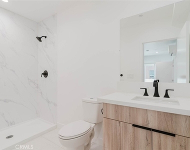 5654 1/2 Cartwright Avenue - Photo Thumbnail 27