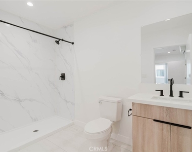 5654 1/2 Cartwright Avenue - Photo Thumbnail 24