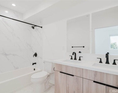 5654 1/2 Cartwright Avenue - Photo Thumbnail 22