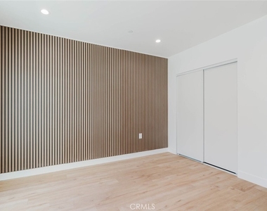 5654 1/2 Cartwright Avenue - Photo Thumbnail 23