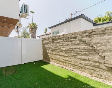 5654 1/2 Cartwright Avenue - Photo Thumbnail 37