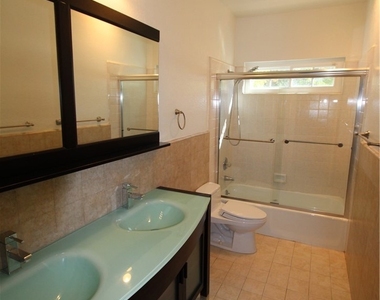 3694 Berwick Drive - Photo Thumbnail 8