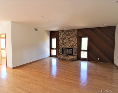 3694 Berwick Drive - Photo Thumbnail 3