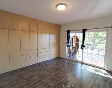 3694 Berwick Drive - Photo Thumbnail 12