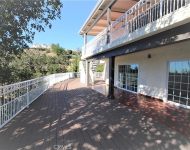 3694 Berwick Drive - Photo Thumbnail 16