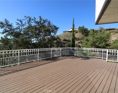 3694 Berwick Drive - Photo Thumbnail 19