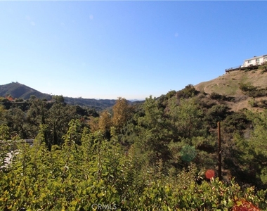 3694 Berwick Drive - Photo Thumbnail 21
