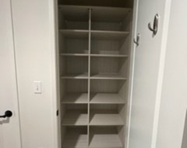 1050 S Grand Avenue - Photo Thumbnail 3