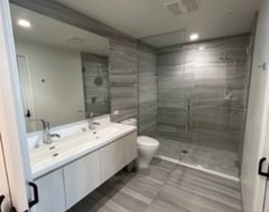 1050 S Grand Avenue - Photo Thumbnail 7