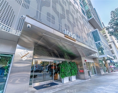 1050 S Grand Avenue - Photo Thumbnail 27