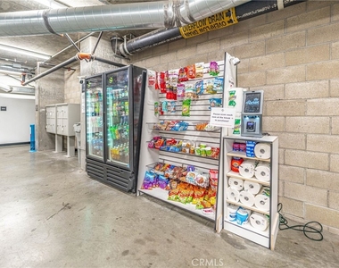 1050 S Grand Avenue - Photo Thumbnail 29