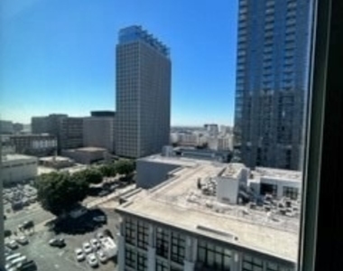 1050 S Grand Avenue - Photo Thumbnail 11