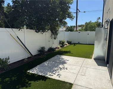 15236 Kingsbury Street - Photo Thumbnail 15