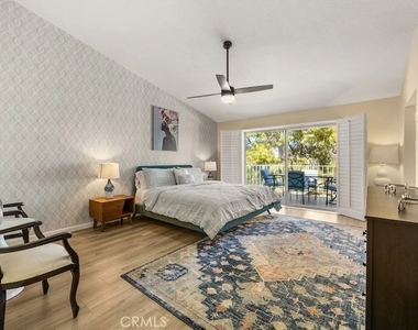 344 Vista Royale - Photo Thumbnail 18
