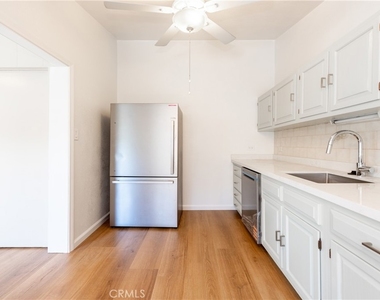 3757 York - Photo Thumbnail 7