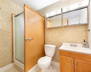 3757 York - Photo Thumbnail 16