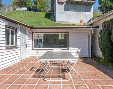 3757 York - Photo Thumbnail 21
