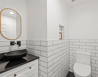 5974 Costello Avenue - Photo Thumbnail 7