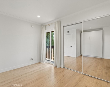 5974 Costello Avenue - Photo Thumbnail 12