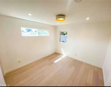 2320 Fernleaf Street - Photo Thumbnail 12