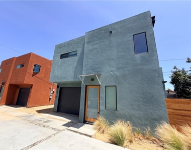 2320 Fernleaf Street - Photo Thumbnail 2