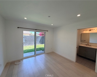 2320 Fernleaf Street - Photo Thumbnail 3
