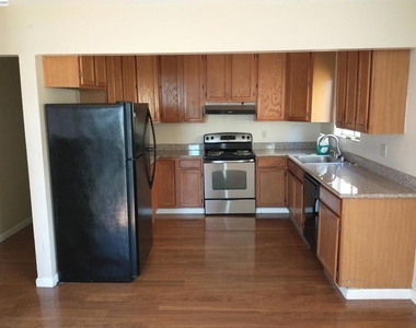6909 Macarthur  Blvd - Photo Thumbnail 3