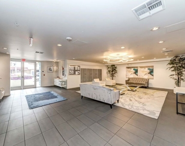 436 S Virgil Avenue - Photo Thumbnail 9