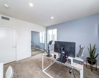436 S Virgil Avenue - Photo Thumbnail 5