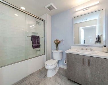 436 S Virgil Avenue - Photo Thumbnail 4