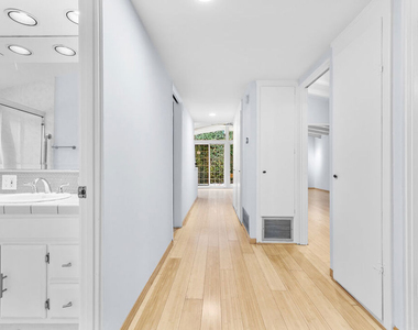 6742 Sunny Brae Avenue - Photo Thumbnail 30