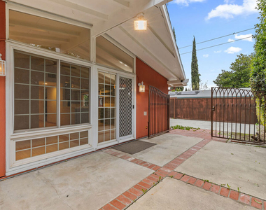 6742 Sunny Brae Avenue - Photo Thumbnail 45
