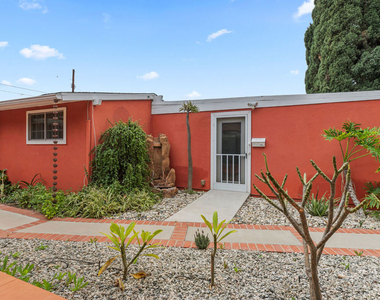 6742 Sunny Brae Avenue - Photo Thumbnail 40