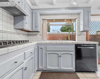 6742 Sunny Brae Avenue - Photo Thumbnail 20