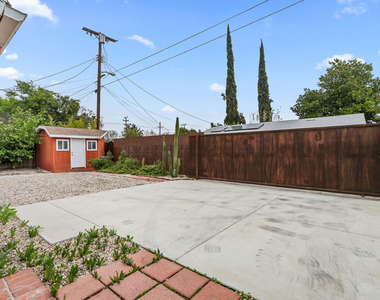 6742 Sunny Brae Avenue - Photo Thumbnail 51