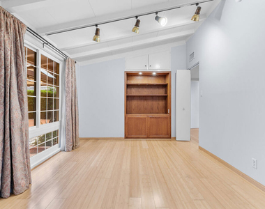 6742 Sunny Brae Avenue - Photo Thumbnail 14