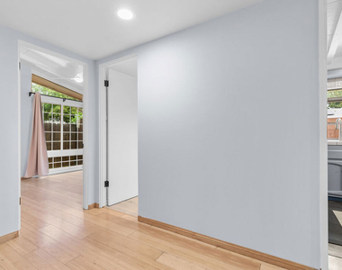 6742 Sunny Brae Avenue - Photo Thumbnail 24