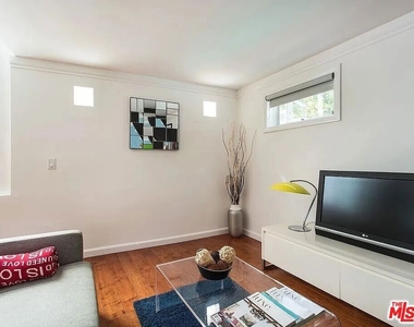 8661 Clifton Way - Photo Thumbnail 6
