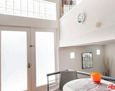 8661 Clifton Way - Photo Thumbnail 9