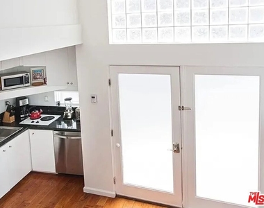 8661 Clifton Way - Photo Thumbnail 7