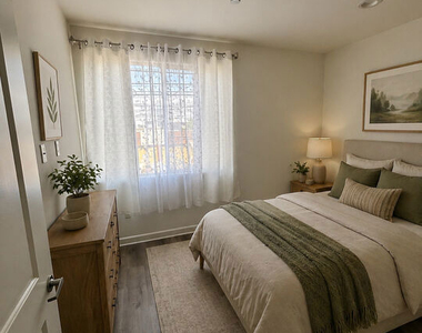 1412 S Sherbourne Drive - Photo Thumbnail 3
