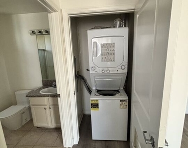1412 S Sherbourne Drive - Photo Thumbnail 6