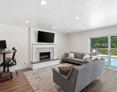 5516 Bluebell Avenue - Photo Thumbnail 10