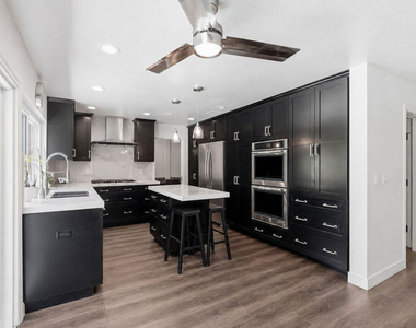 5516 Bluebell Avenue - Photo Thumbnail 15