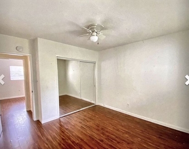 1868 10th Street - Photo Thumbnail 9